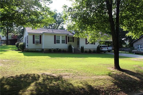 1002 N Robinson St, Harrison, AR, 72601-3016 | Card Image