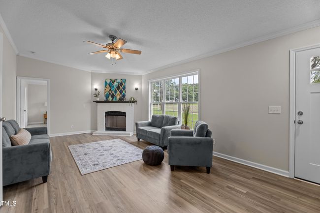 Large Windows for natural light | Image 18