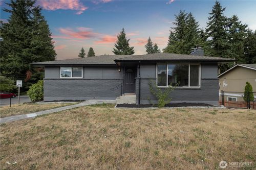 16604 32nd Ave S, SeaTac, WA, 98188-3127 | Card Image