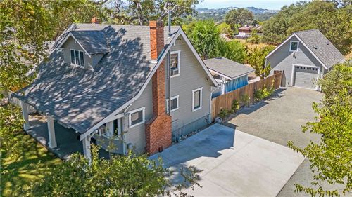 8955 Curbaril Ave, Atascadero, CA, 93422-5252 | Card Image