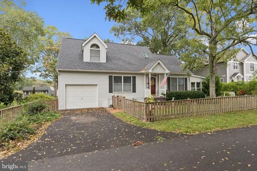 968 Chesapeake Ave, DEALE, MD, 20751-9610 | Card Image