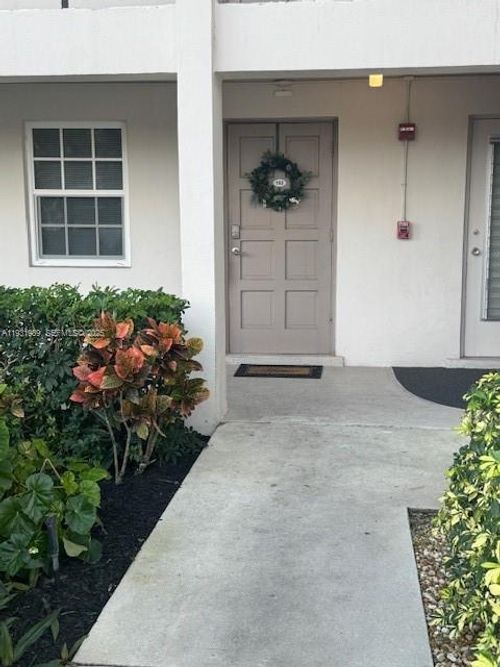 apt-102-3100 N Palm Aire Dr, Pompano Beach, FL, 33069-5201 | Card Image