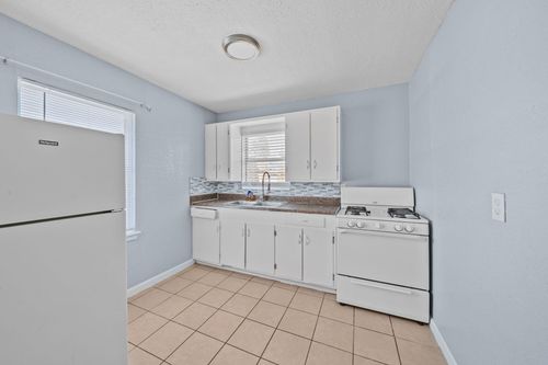 c-904 Beverly Avenue, Pasadena, TX, 77506 | Card Image