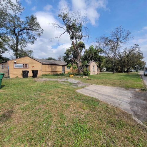 3401 Robertson St, Houston, TX, 77009-5827 | Card Image