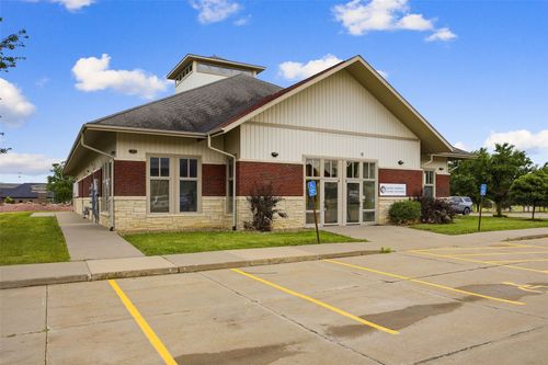 b-2751 Oakdale Blvd, Coralville, IA, 52241-9749 | Card Image