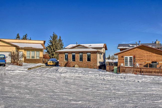 8 Goard Close, Home with 3 bedrooms, 2 bathrooms and 3 parking in Red Deer AB | Image 28