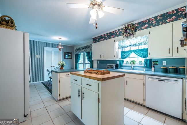 1602 Shamrock Trl Se, House other with 3 bedrooms, 2 bathrooms and null parking in Smyrna GA | Image 17