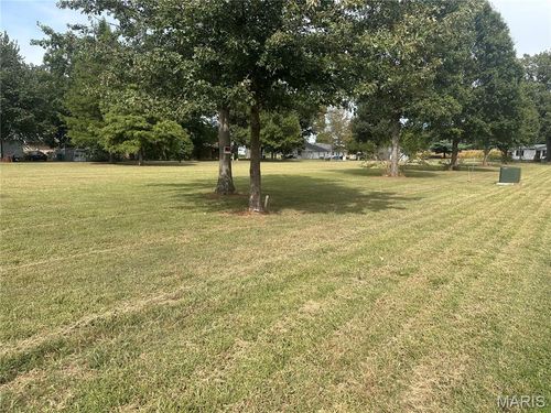 9 Peggy, Bertrand, MO, 63823 | Card Image