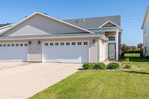828 Cinnamon Ridge Pl, West Fargo, ND, 58078-8190 | Card Image