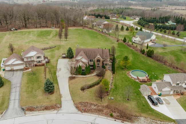 585 Overlook Pass, House other with 5 bedrooms, 4 bathrooms and null parking in Fredonia WI | Image 60