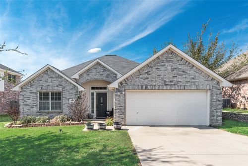 909 Chase Ln, Denton, TX, 76209-3502 | Card Image