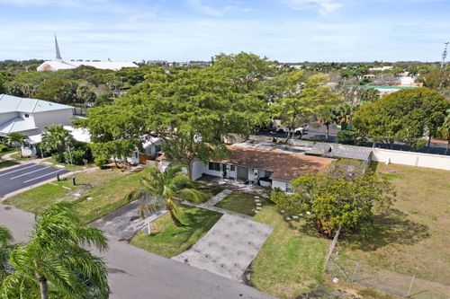 2461 Ne 20th Ave, Lighthouse Point, FL, 33064-7727 | Card Image