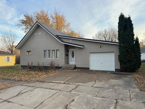 113 E Lake St, Rockwell City, IA, 50579-1605 | Card Image