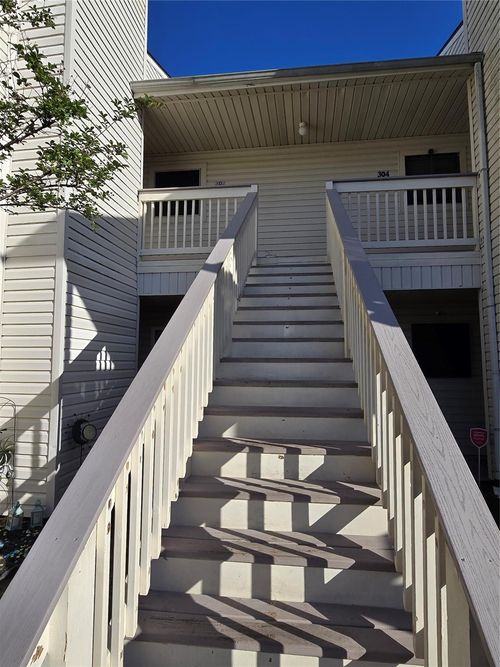 304-7600 Emmett F Lowry Expy, Texas City, TX, 77591-2451 | Card Image