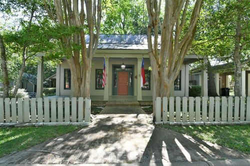 4941 Main St, Chappell Hill, TX, 77426-6039 | Card Image