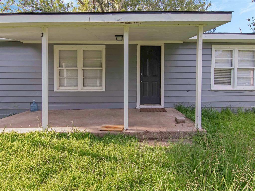 Walnut Dr, Richwood, TX 77531