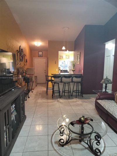 1098 - 1098 Se 13th Ave, Townhouse with 2 bedrooms, 2 bathrooms and null parking in Homestead FL | Image 2