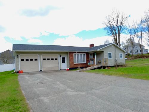 413 Elm St, Derby Line, VT, 05830-8735 | Card Image