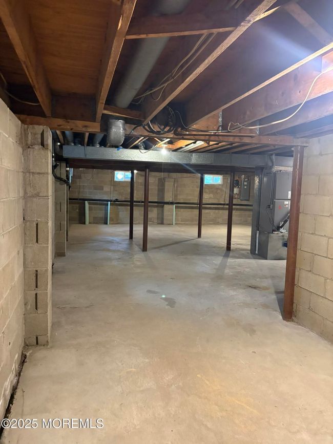 Large Full Basement | Image 29