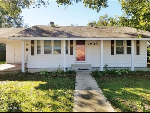 2203 26th St, Pascagoula, MS, 39581-2805 | Card Image