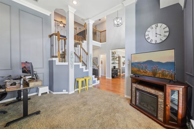 View of the flexible formal living area. | Image 8