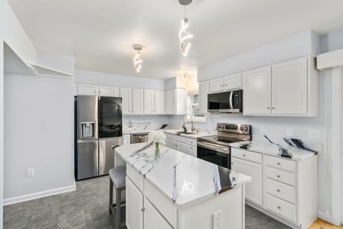 70-70 Granby Hts, Granby, MA, 01033-9722 | Card Image