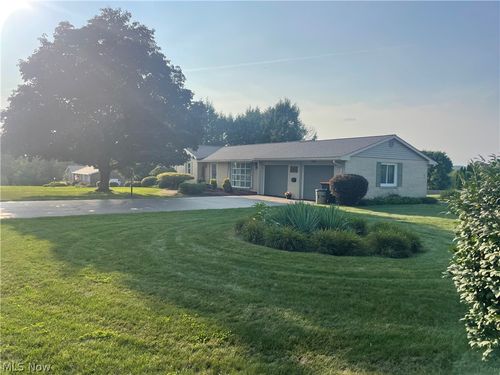 49261 S Park Cir, East Liverpool, OH, 43920-9530 | Card Image