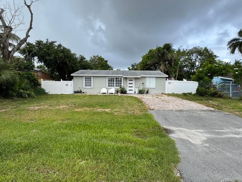 4328 Pine Street, West Palm Beach, FL, 33406 | Card Image