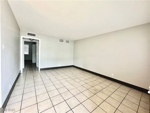 d17-520 S 13th St, Las Vegas, NV, 89101-7239 | Card Image