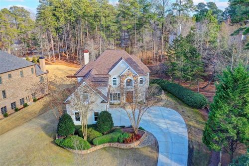 6709 Wooded Cove Ct, Flowery Branch, GA, 30542-3897 | Card Image
