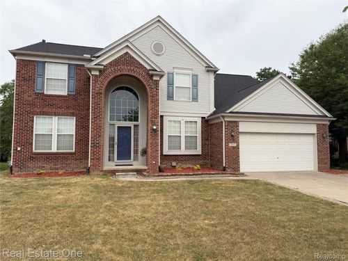 33693 Stonecrest Dr, Sterling Heights, MI, 48312-5786 | Card Image