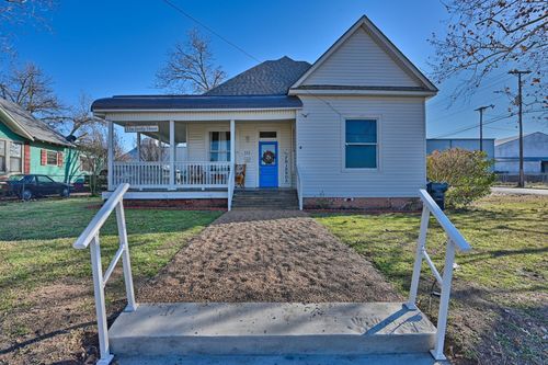 511 Peabody St, Brenham, TX, 77833-3623 | Card Image