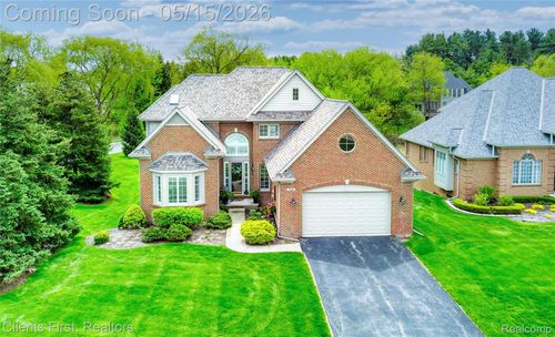 7490 Pine Vista Dr, Brighton, MI, 48116-4723 | Card Image