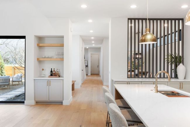 5514 Montview St, House other with 5 bedrooms, 4 bathrooms and null parking in Austin TX | Image 18