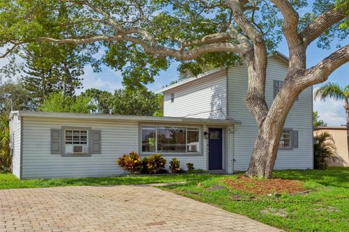 4012 W Fairview Hts, TAMPA, FL, 33616-1237 | Card Image