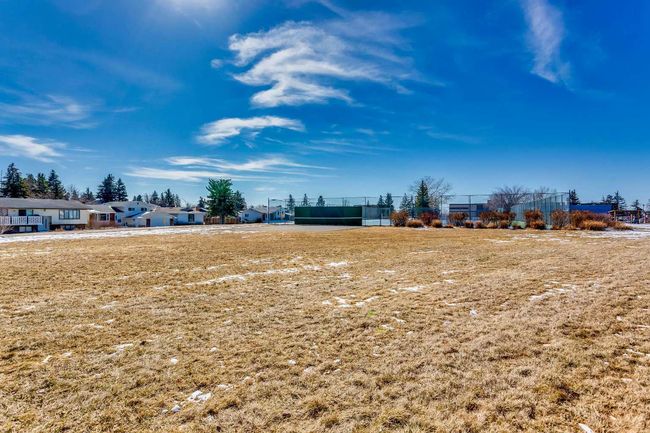 647 Whiteridge Way Ne, Home with 5 bedrooms, 2 bathrooms and 2 parking in Calgary AB | Image 26
