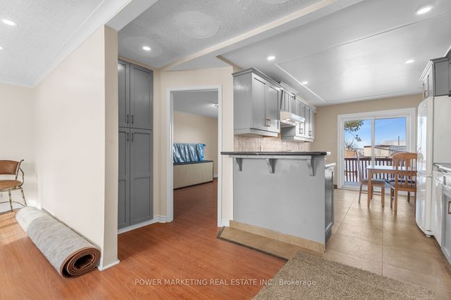 5409 Boundary Rd, Home with 4 bedrooms, 2 bathrooms and 3 parking in Navan ON | Image 4