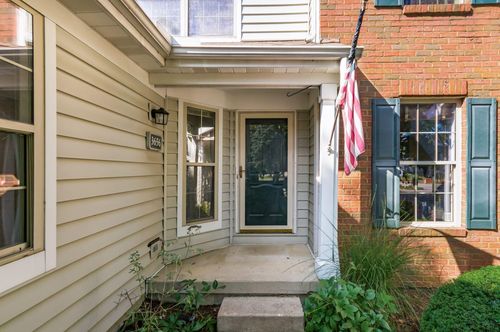 3656 Lakestone Cir, Hilliard, OH, 43026-8100 | Card Image
