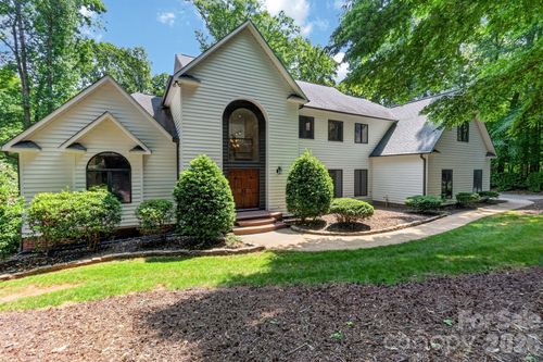 19315 Callaway Hills Ln, Davidson, NC, 28036-7711 | Card Image