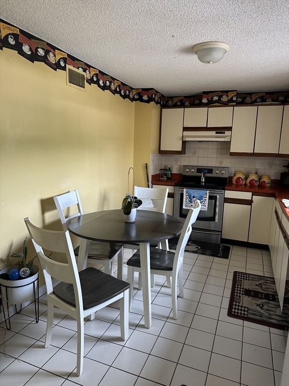 Residential Lease in Revere 4