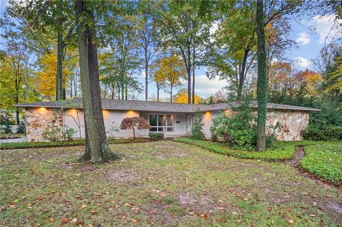 7354 Yellow Creek Dr, Youngstown, OH, 44514-2649 | Card Image