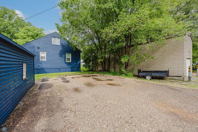 Garage & Parking | Image 49