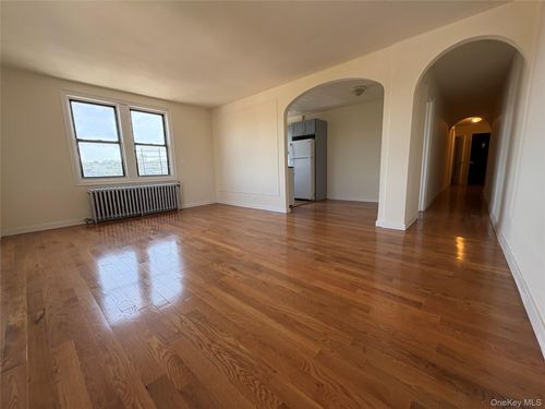 7d-30 Locust Hill Ave, Yonkers, NY, 10701-3081 | Card Image