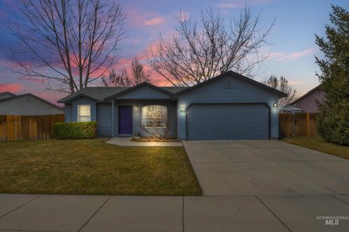 933 N Sluice Way, Kuna, ID, 83634-1895 | Card Image