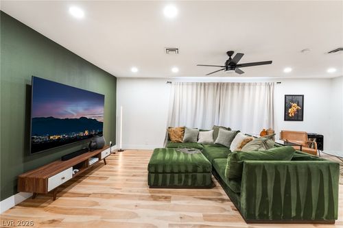 31 Jade Cir, Las Vegas, NV, 89106-3748 | Card Image