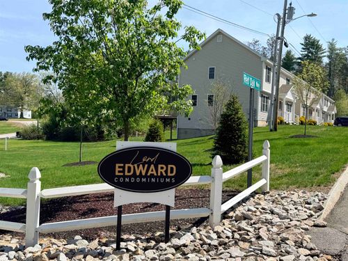 b-4B Red Oak Way, Boscawen, NH, 03303-1158 | Card Image