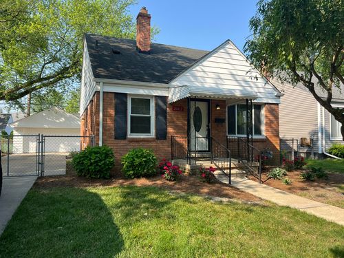 20412 Roscommon St, Harper Woods, MI, 48225-2259 | Card Image