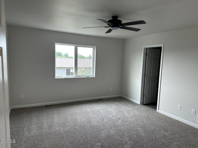 131 Marshall Loop, House other with 3 bedrooms, 3 bathrooms and null parking in Bismarck ND | Image 4