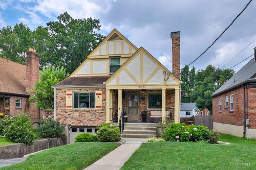 3231 Ashwood Dr, Cincinnati, OH, 45213-2435 | Card Image