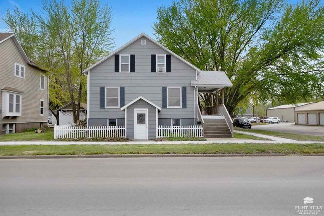 301 E Main St, House other with 4 bedrooms, 2 bathrooms and null parking in Council Grove KS | Image 24